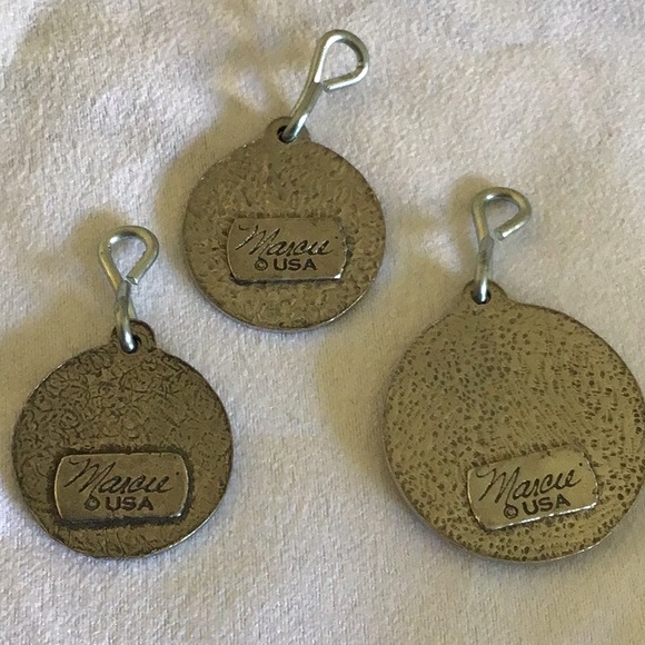 NEW LOT X 3 DECORATIVE DOG CHARMS❤️🐾🐾 - Picture 2 of 2